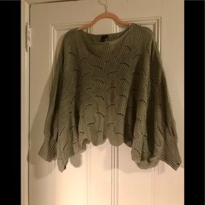 Women’s cropped light weight sweater